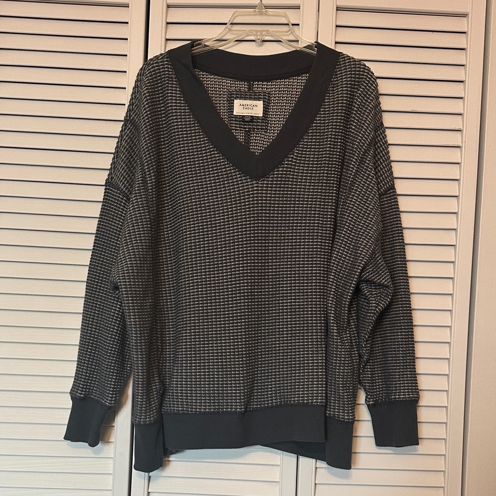 American Eagle Textured Blue Sweater